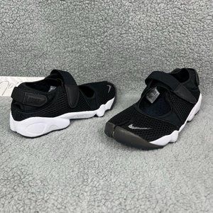Nike Air Rift Breathe Womens size 6 Shoes Black White Sandal BR Sneaker Running